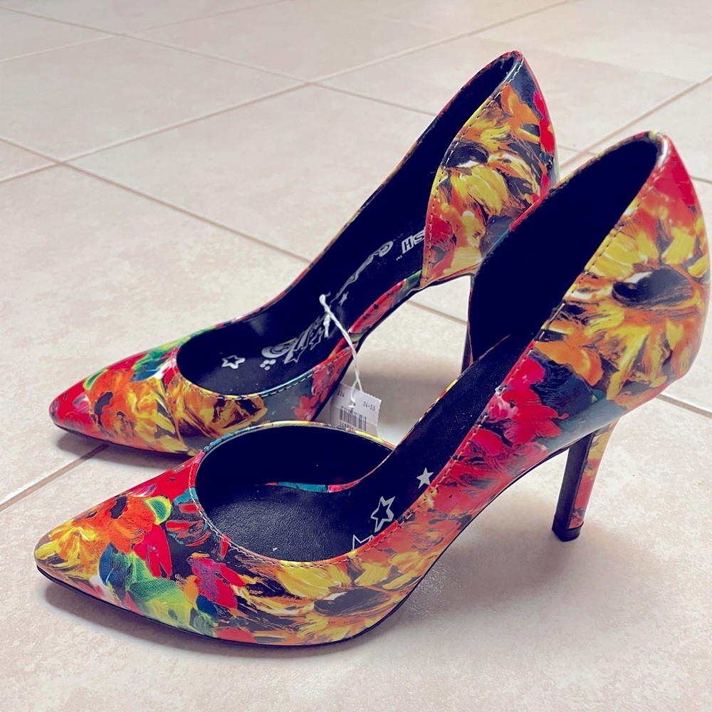 Bright flower heels